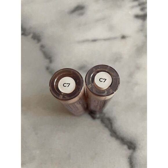 Revolution Conceal and Define Full Coverage Concealer and Contour in Shade C7 Lo - Picture 2 of 2